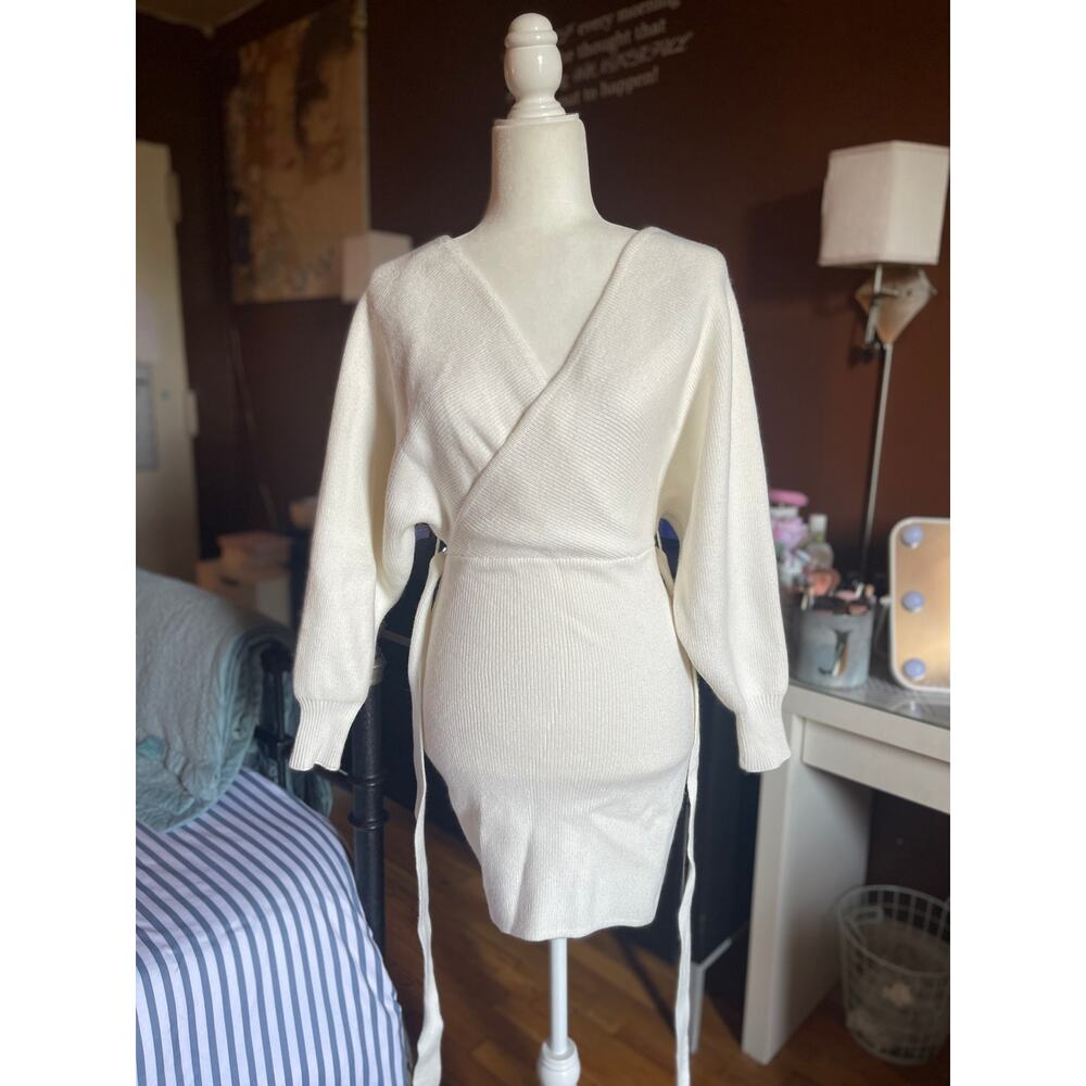 IVORY COLOR SWEATER MINI DRESS, EMPIRE WAIST AND V OPEN BACK. BNWT.